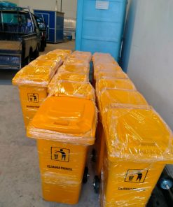 Alternative view of Tempat Sampah